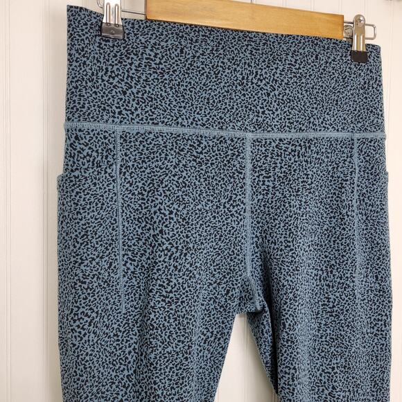 Athleta Salutation Stash II Textured Tights Size Medium - Picture 3 of 8